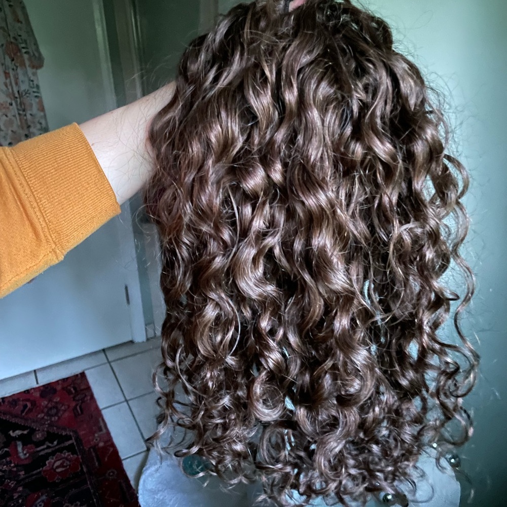 Bebonia 16” Dark brown curly ponytail